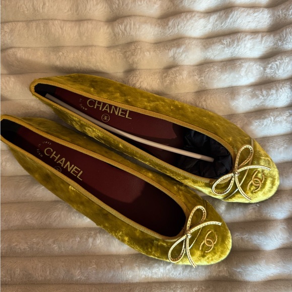 Chanel Yellow Velvet Ballet Flats - Picture 7 of 7